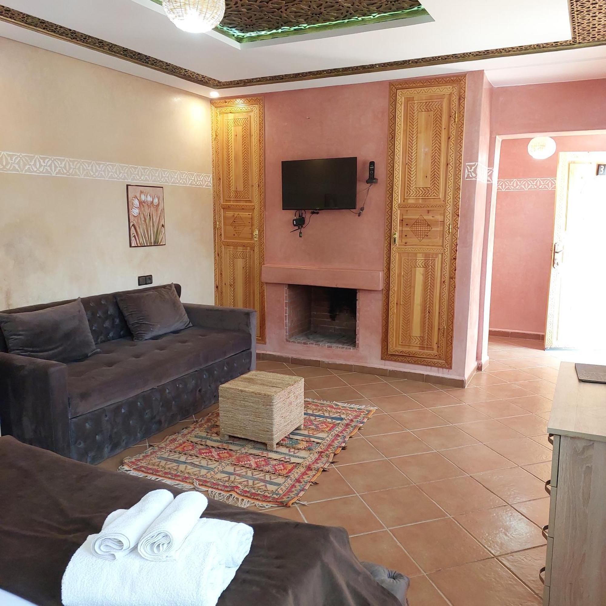 Chez Mamouchthka Bed & Breakfast อูรีกา ภายนอก รูปภาพ