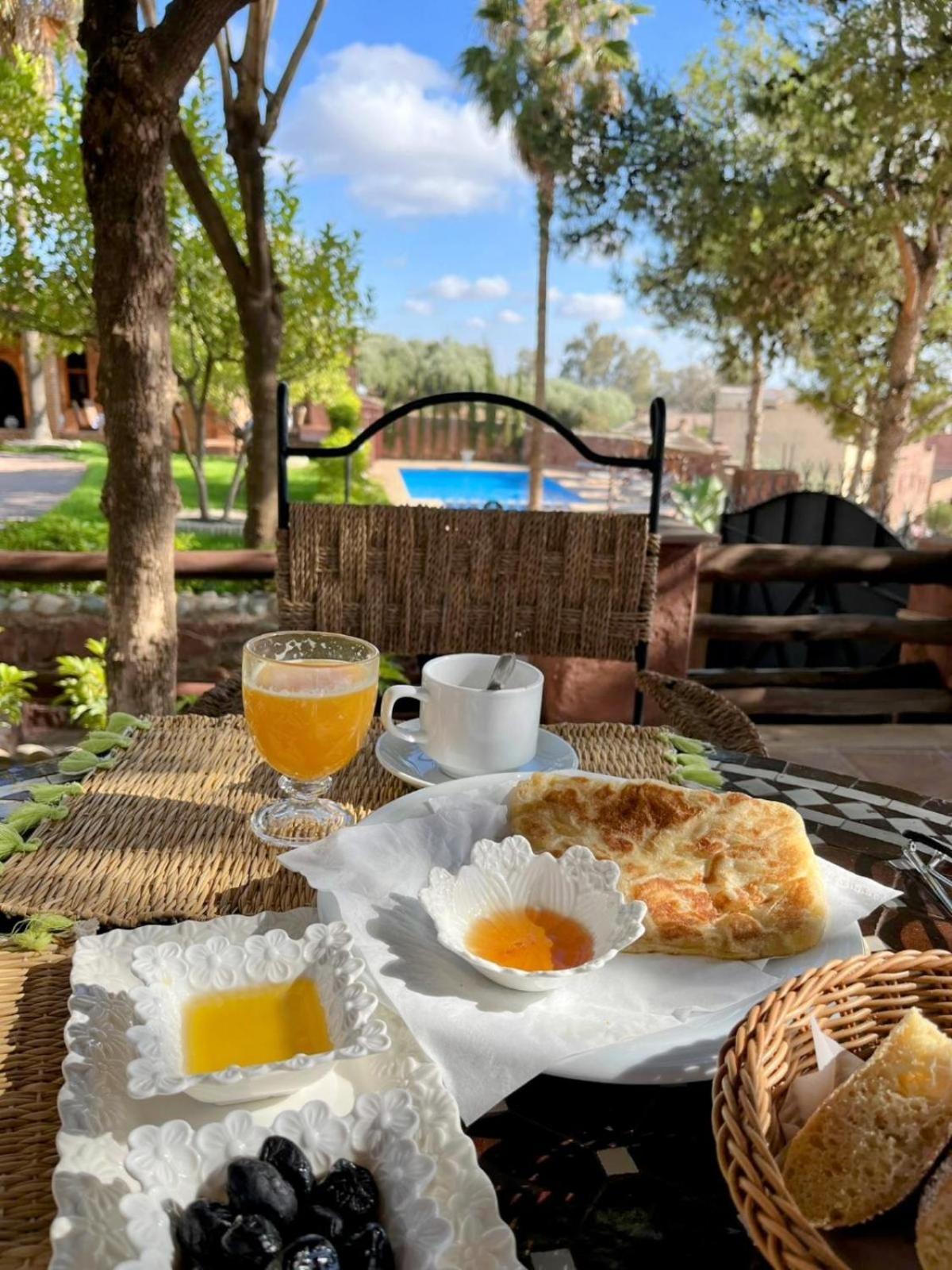 Chez Mamouchthka Bed & Breakfast อูรีกา ภายนอก รูปภาพ